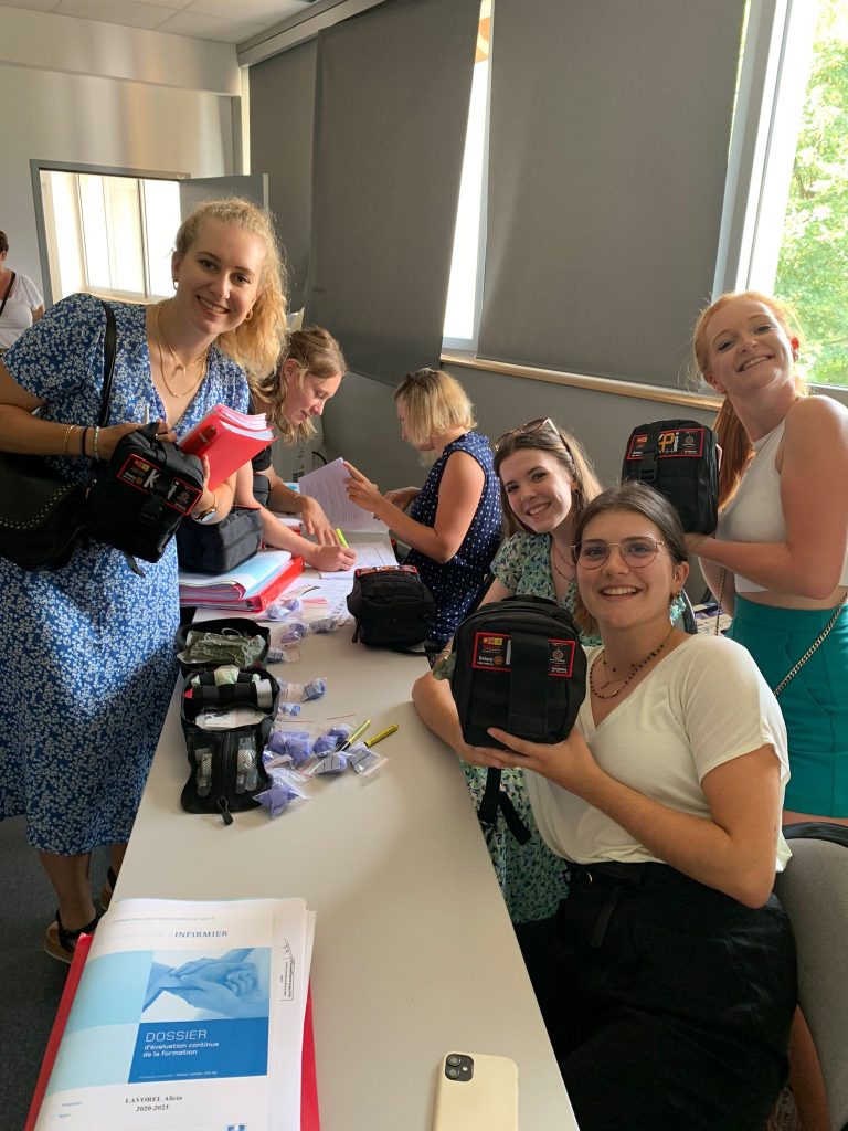 Distribution KPI aux étudiants infirmiers dîplomés de 2023