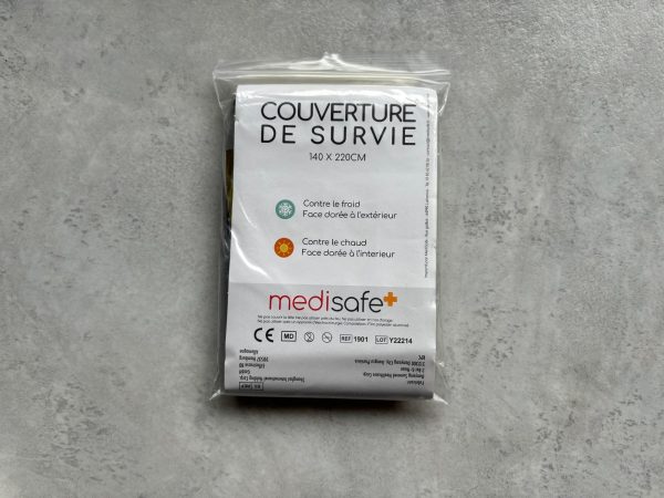 Couverture de survie 
Une couverture de survie ou couverture isothermique est une couverture isolante utilisée dans les situations d'urgences afin de réduire les pertes de chaleur et les possibilités d'hypothermie. Il suffit de mettre la face dorée ou mate vers l'extérieur pour protéger du froid/garder la chaleur du patient et la face argentée ou brillante vers l'extétrieur pour protéger du soleil/garder le patient au frais. Elle peut être aussi utilisée pour ses propriétés imperméables contre l'humidité ou le vent, tant par les secouristes que pour divers usages, tel un tapis de sol en bivouac par exemple.